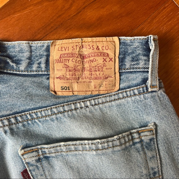 Levi’s 501 light wash blue distressed 90s straight leg jeans - Picture 3 of 11